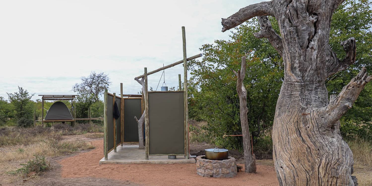 natucate-location-botswana-tswehe-bathrooms