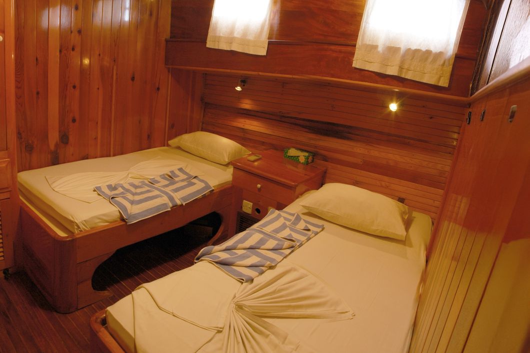 natucate-nature-travel-maldives-manta-conservation-expedition-twin-cabin