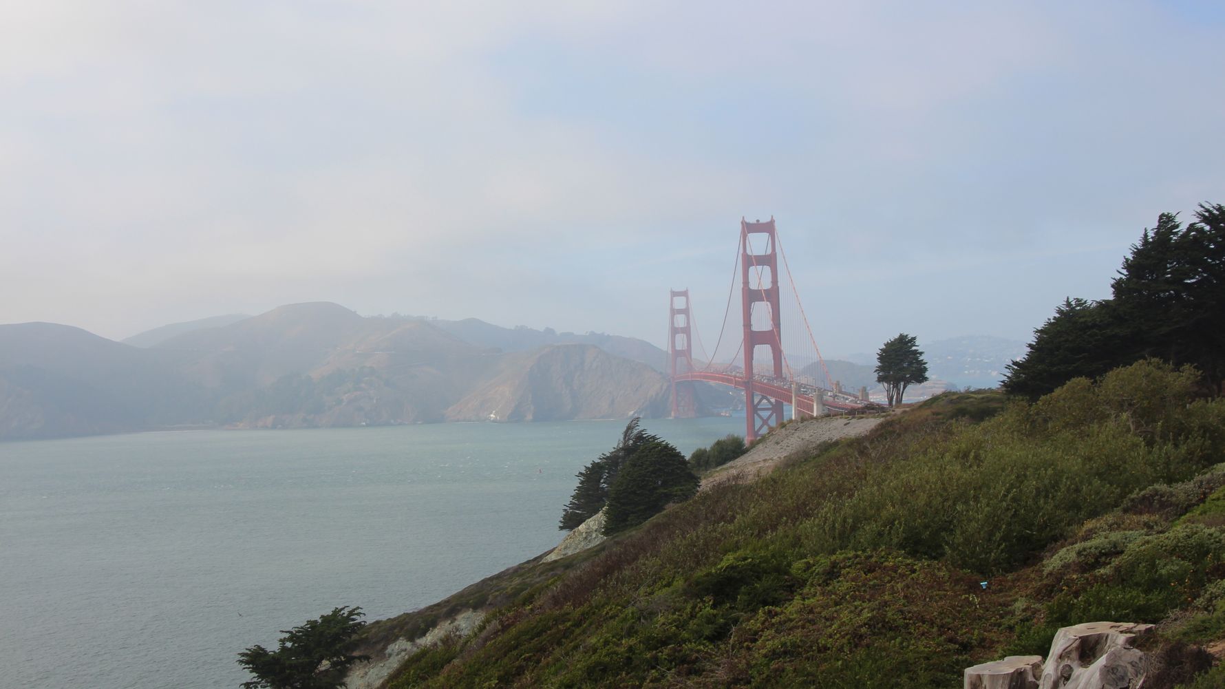 Gap Year in Kalifornien: Golden Gate Bridge vom Land aus fotografiert