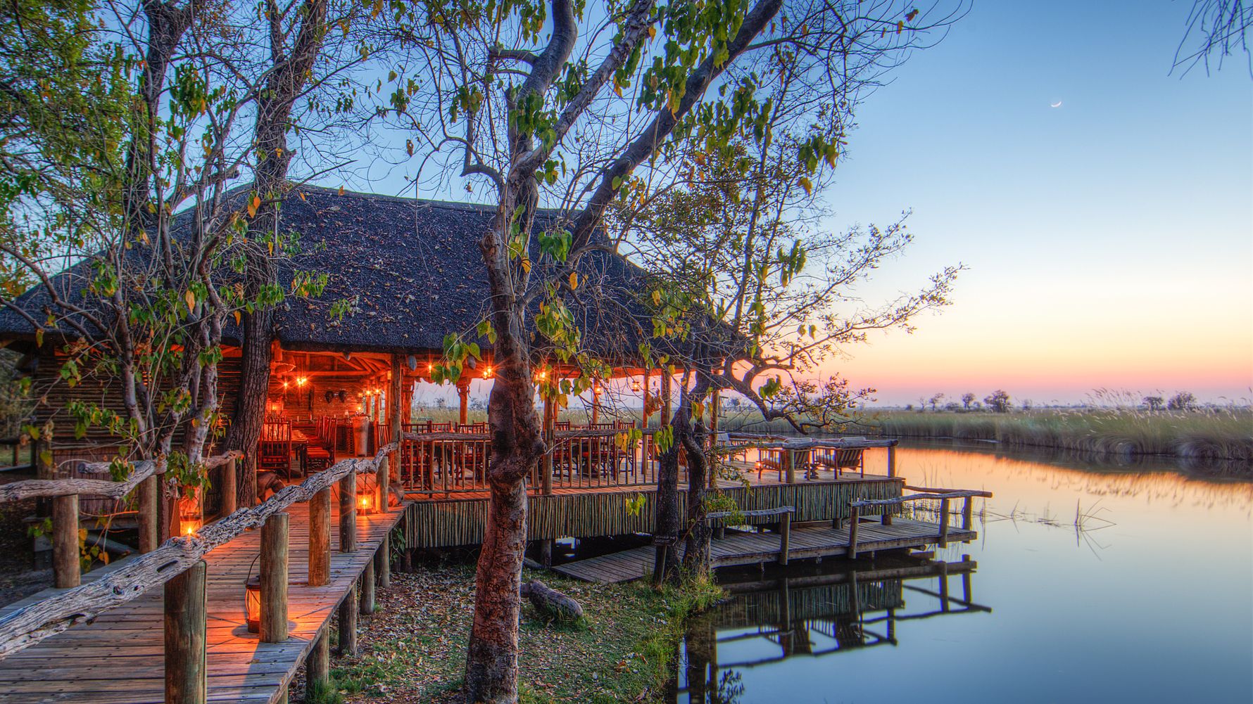 blog-ratgeber-botswana-camp-xakanaxa-fluss-sonnenuntergang-natucate