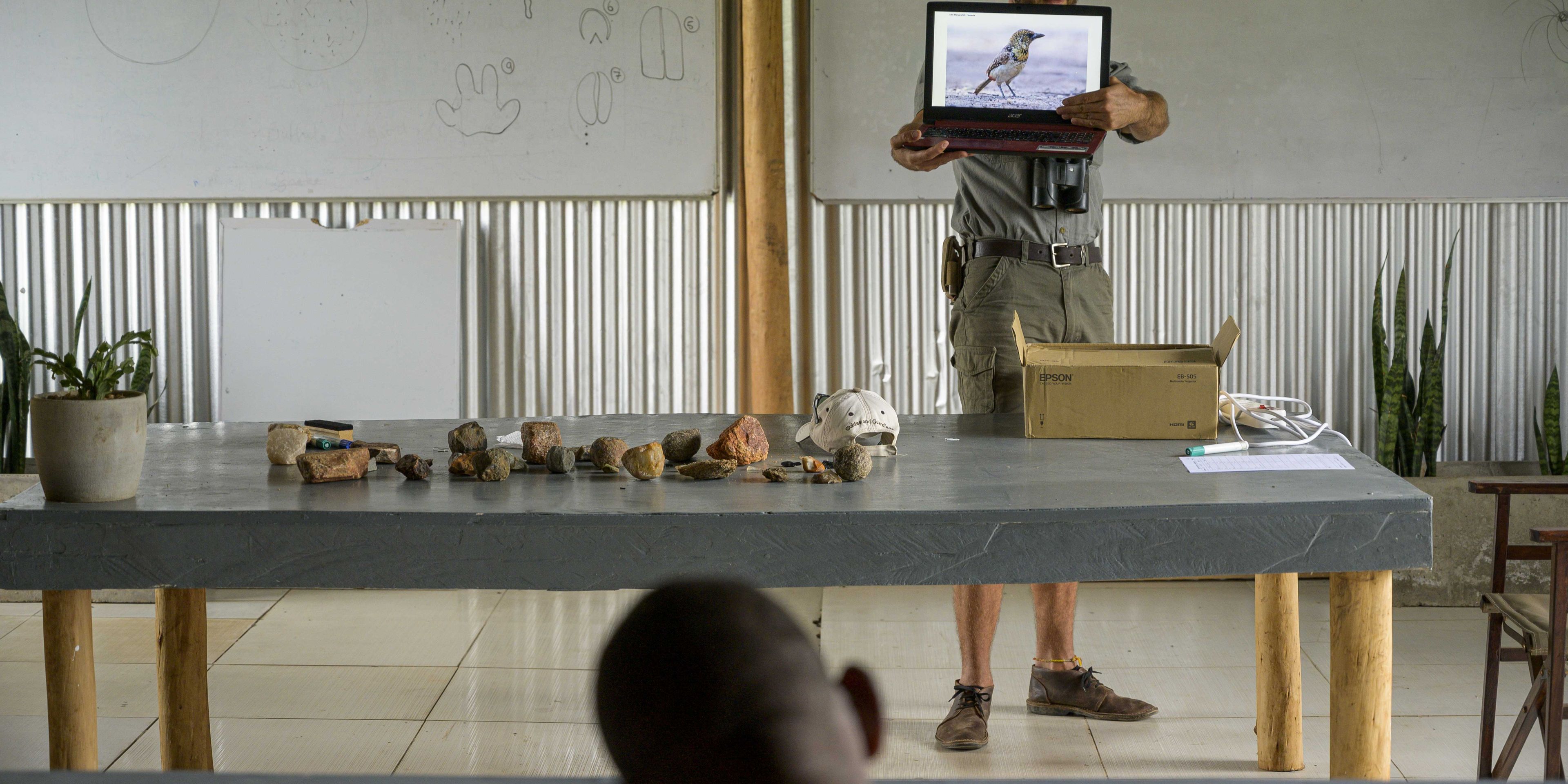 naturreise-kenia-masai-mara-ecoquest-camp-unterricht-natucate