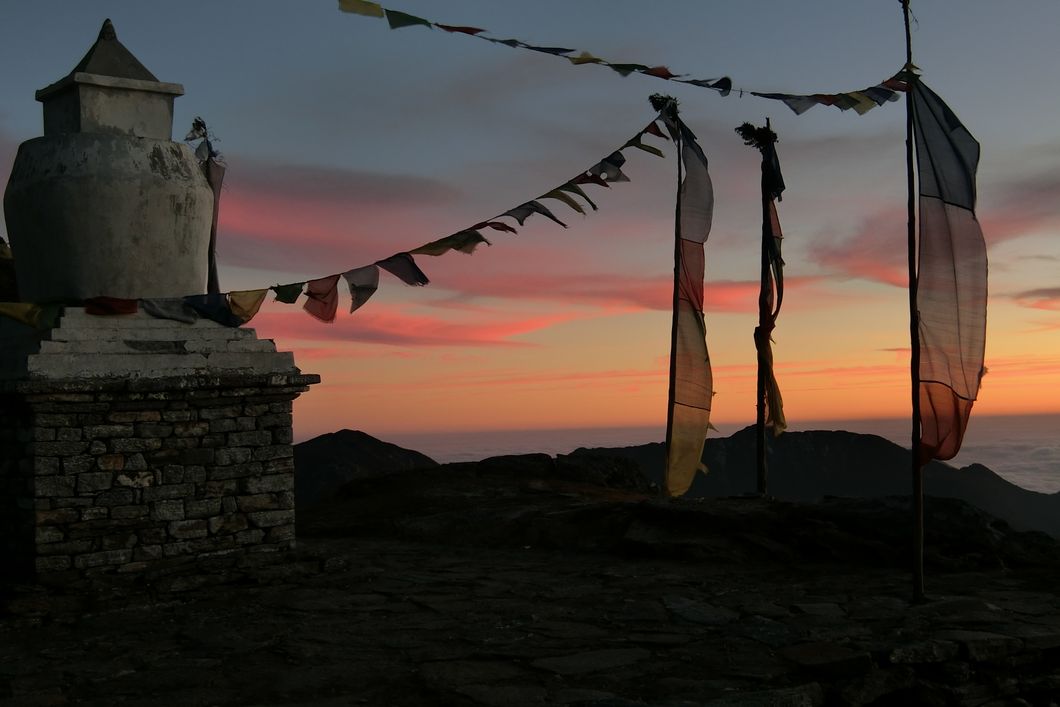 Gebirgslandschaft mit Seen auf Natur- und Erlebnisreisen