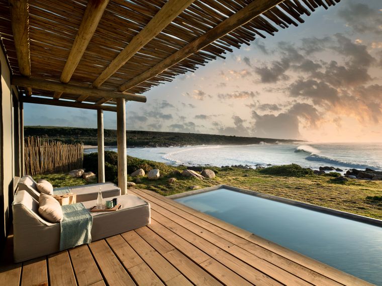 Ausblick vom Zimmer aufs Meer in GweGwe Beach Lodge