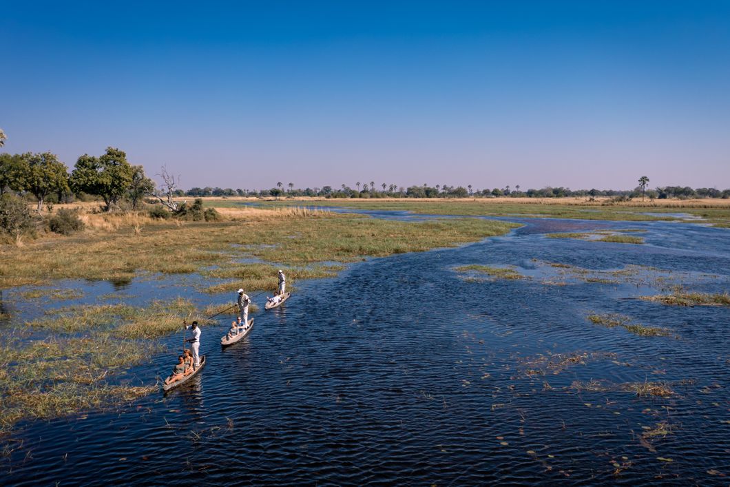 botswana-safari-adventure-mokoro