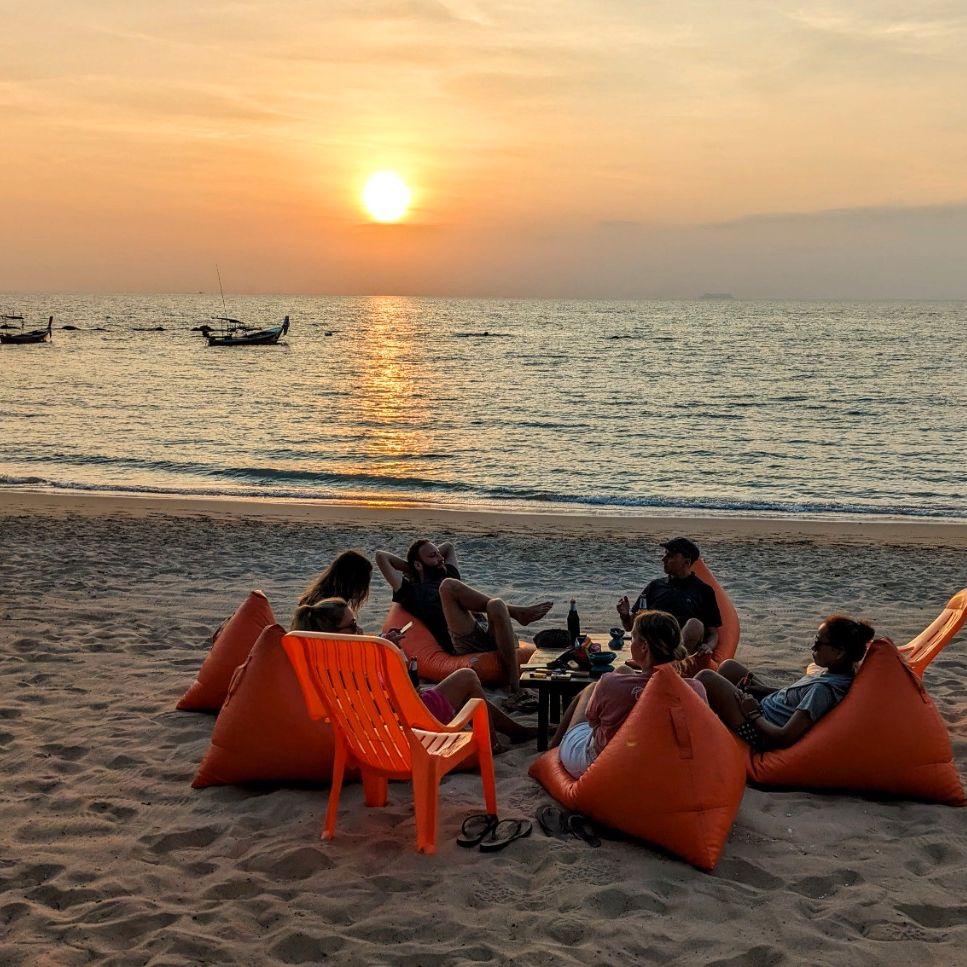 natucate-blog-review-thailand-koh-lanta-wayne-beach-chill-out