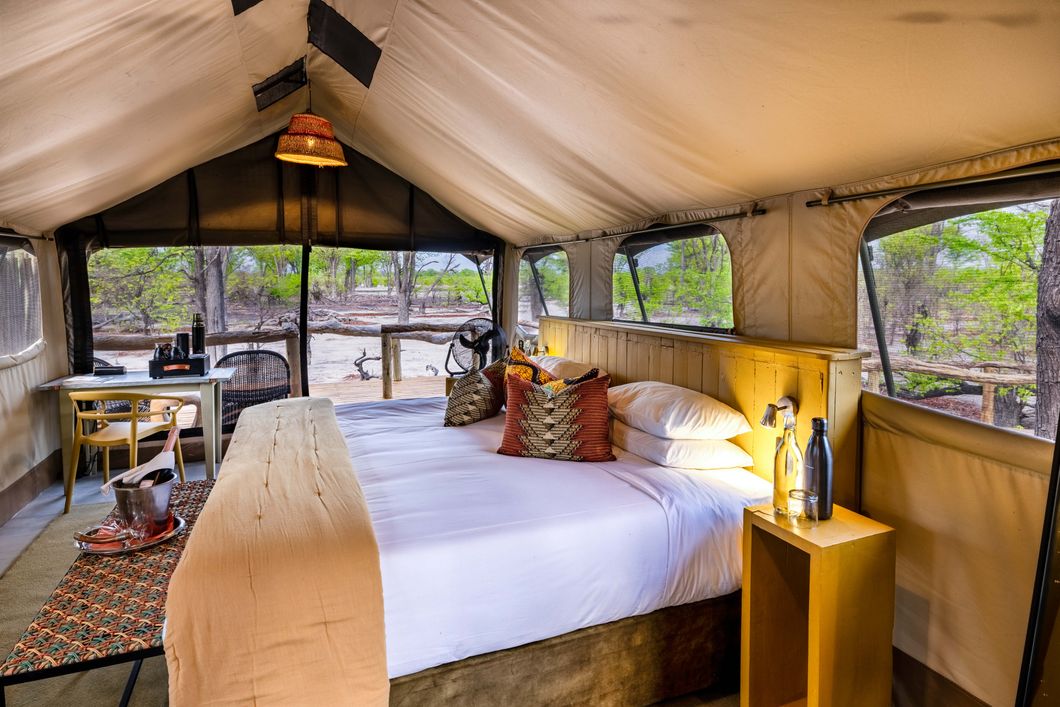 natucate-safari-botswana-abenteuer-camp-elephant-pan-tent-interior