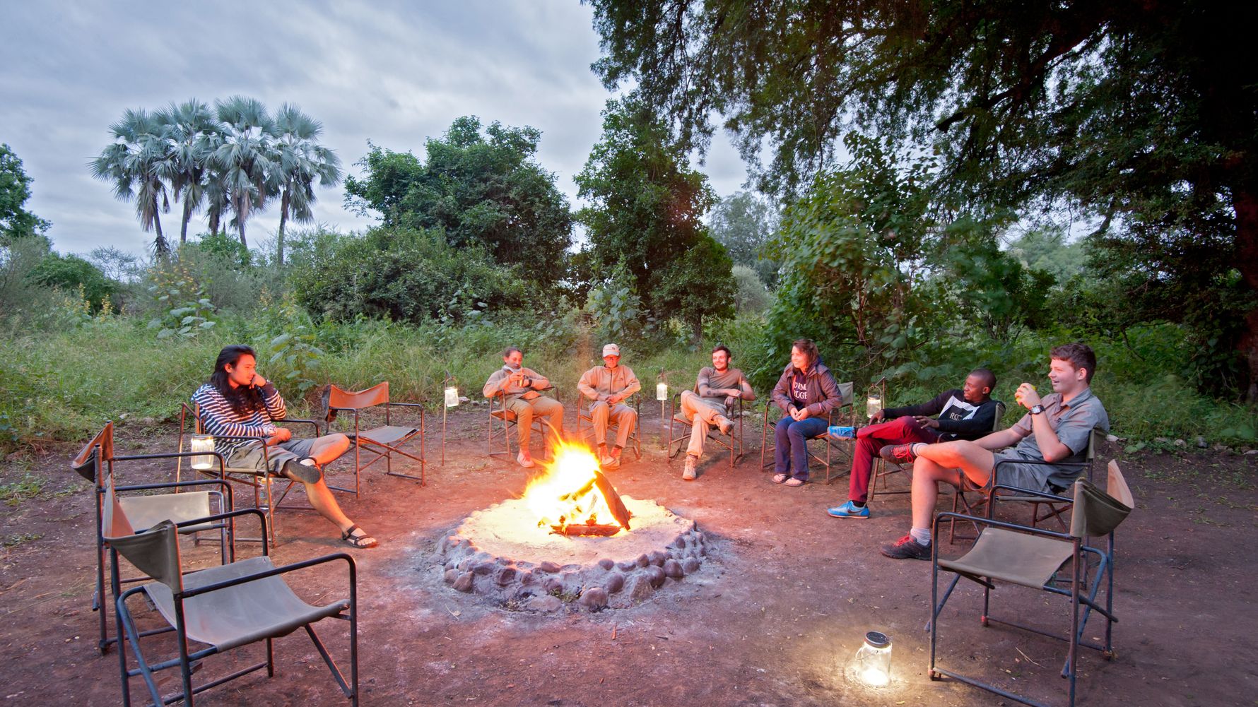 blog-camp-makuleke-lagerfeuer-stuehle-natucate