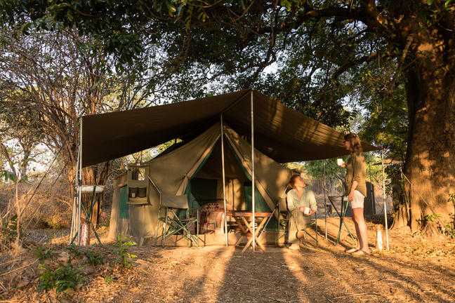 natucate-trip-zambia-safari-walking-robin-pope-mobile-tent-outside