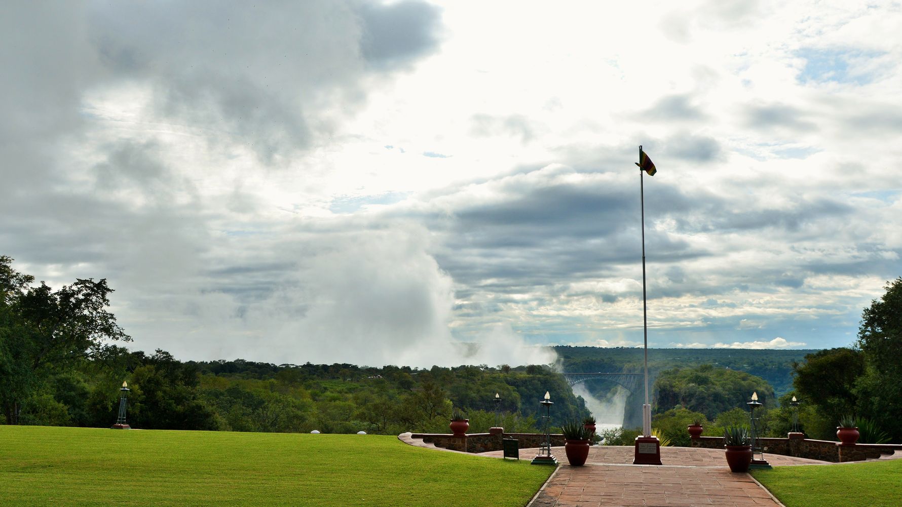 blog-ratgeber-simbabwe-victoria-falls-hotel-aussicht-natucate