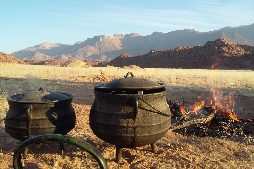 sabbatical-namibia-sambia-elefantenschutz-lagerfeuer-natucate