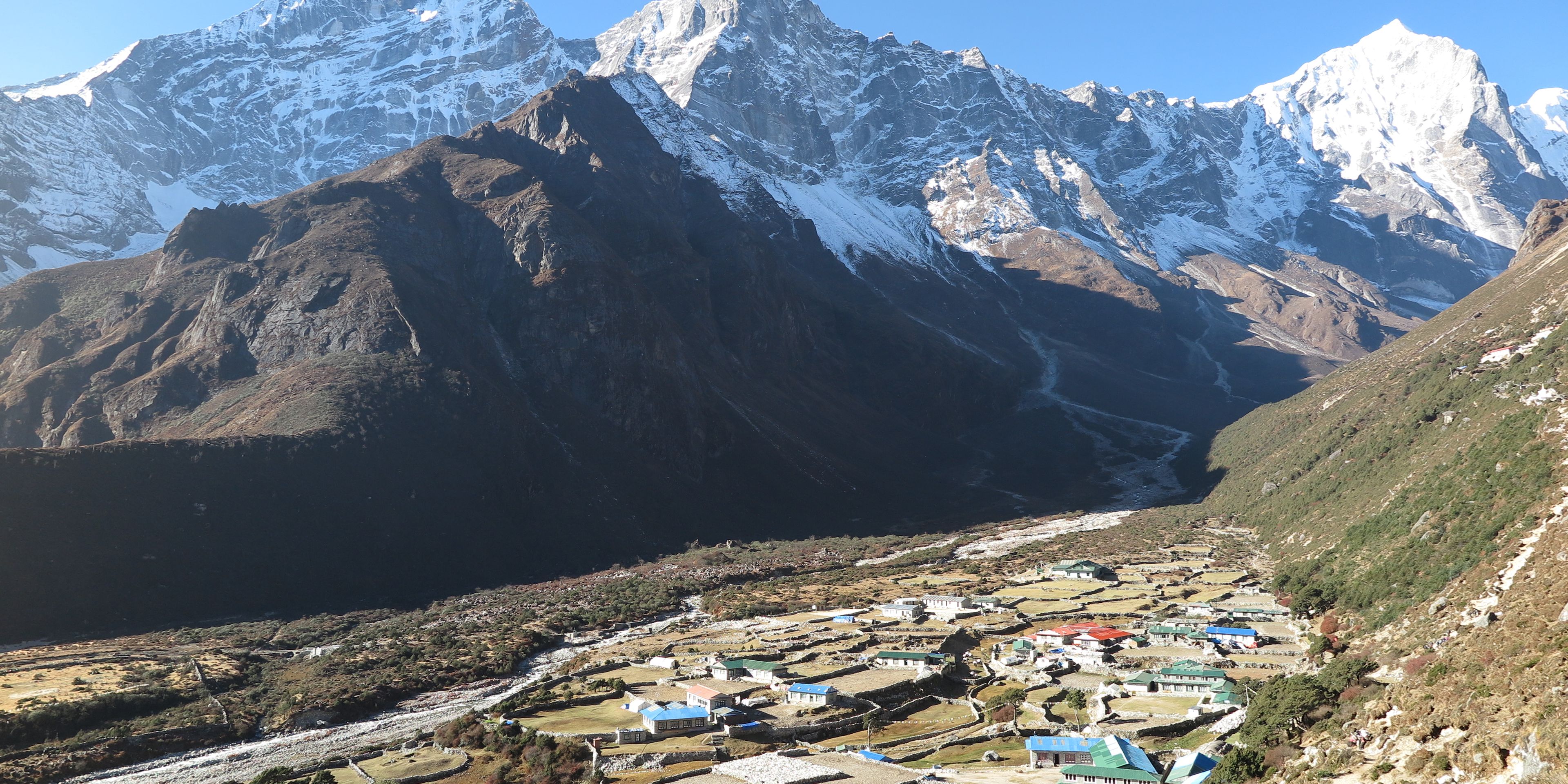 naturreise-nepal-everest-trek-natucate-talblick