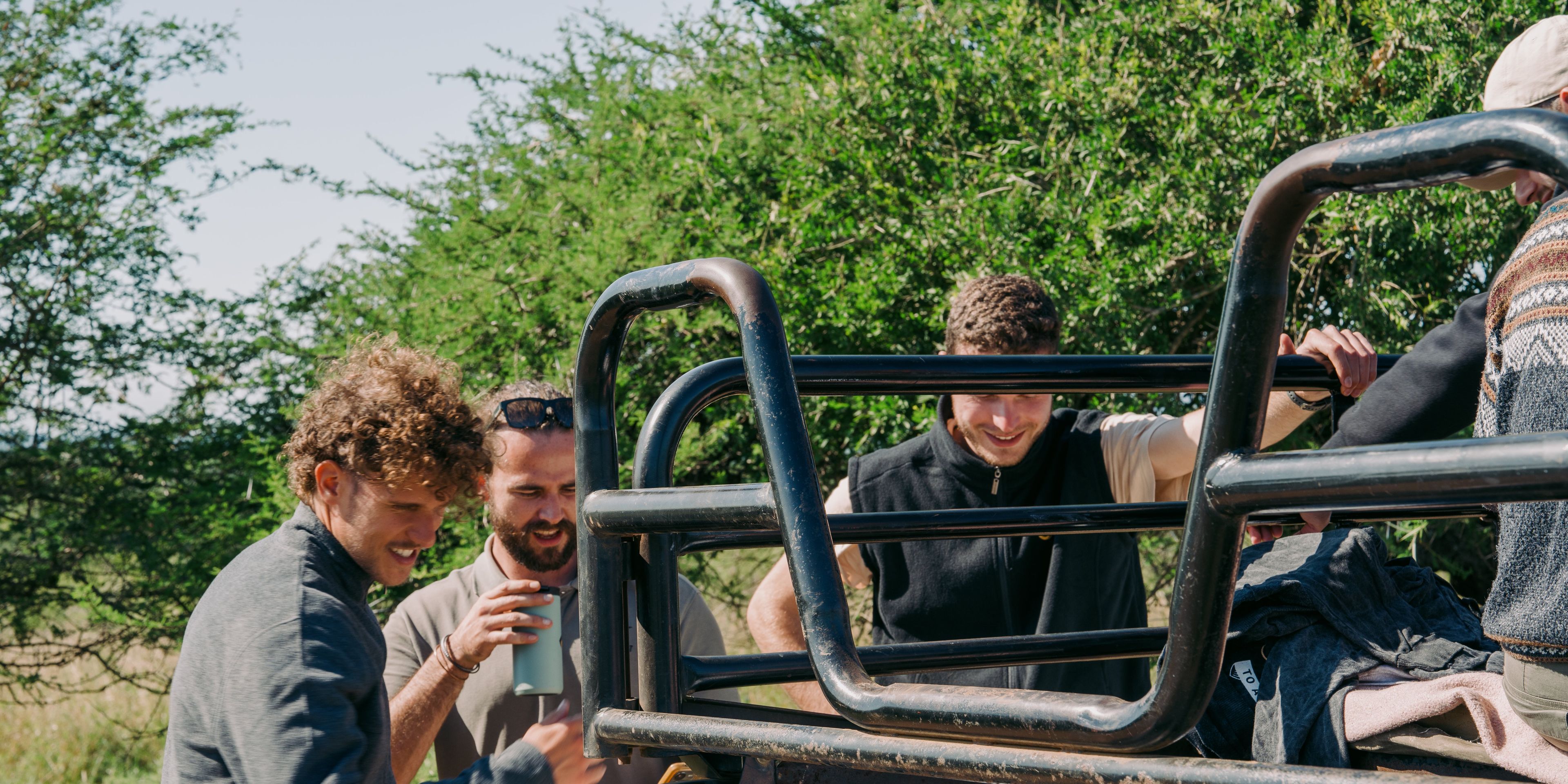 natucate-trip-volunteering-zululand-species-conservation-imfolozi-volunteers-car