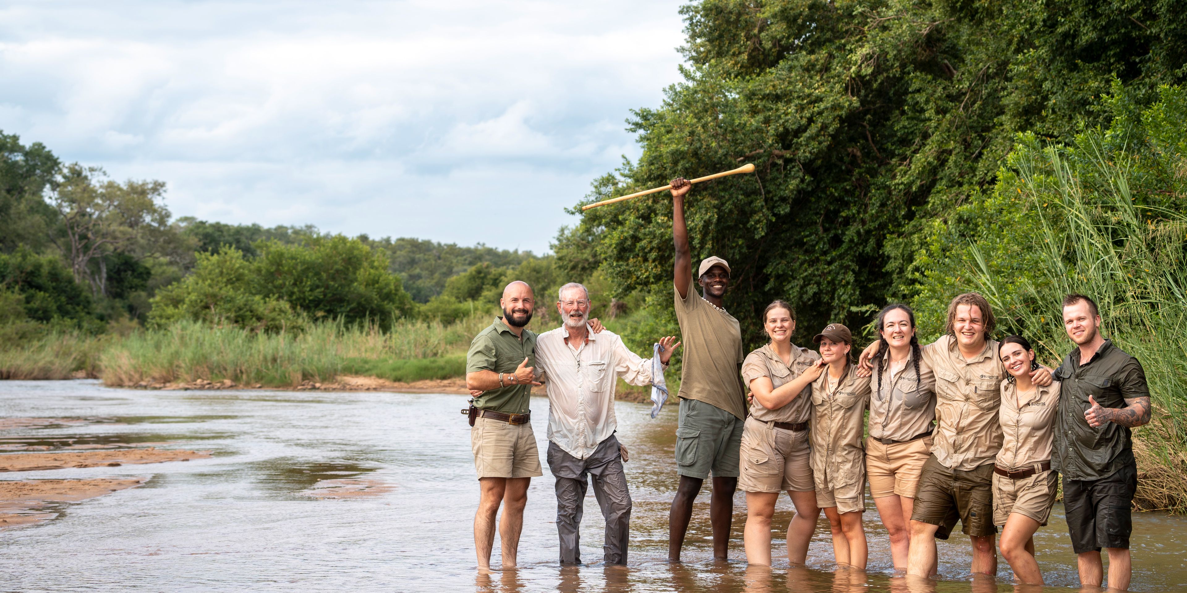 natucate-naturreise-bw-experience-group-photo-river