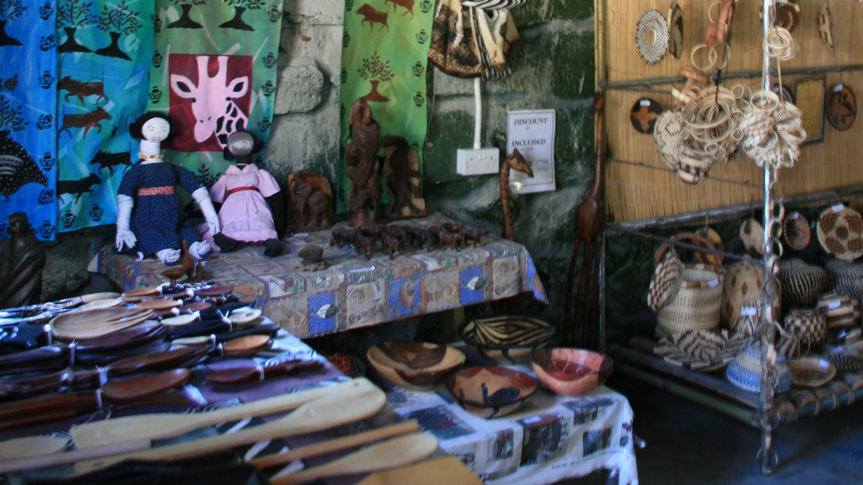 blog-ratgeber-fuenf-gruende-nachhaltig-reisen-botswana-kunsthandwerk-natucate