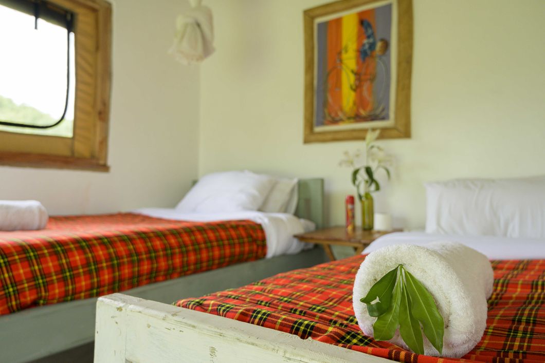 natur-und-rangerkurs-kenia-field-guide-level1-mara-camp-unterkunft-bett-natucate