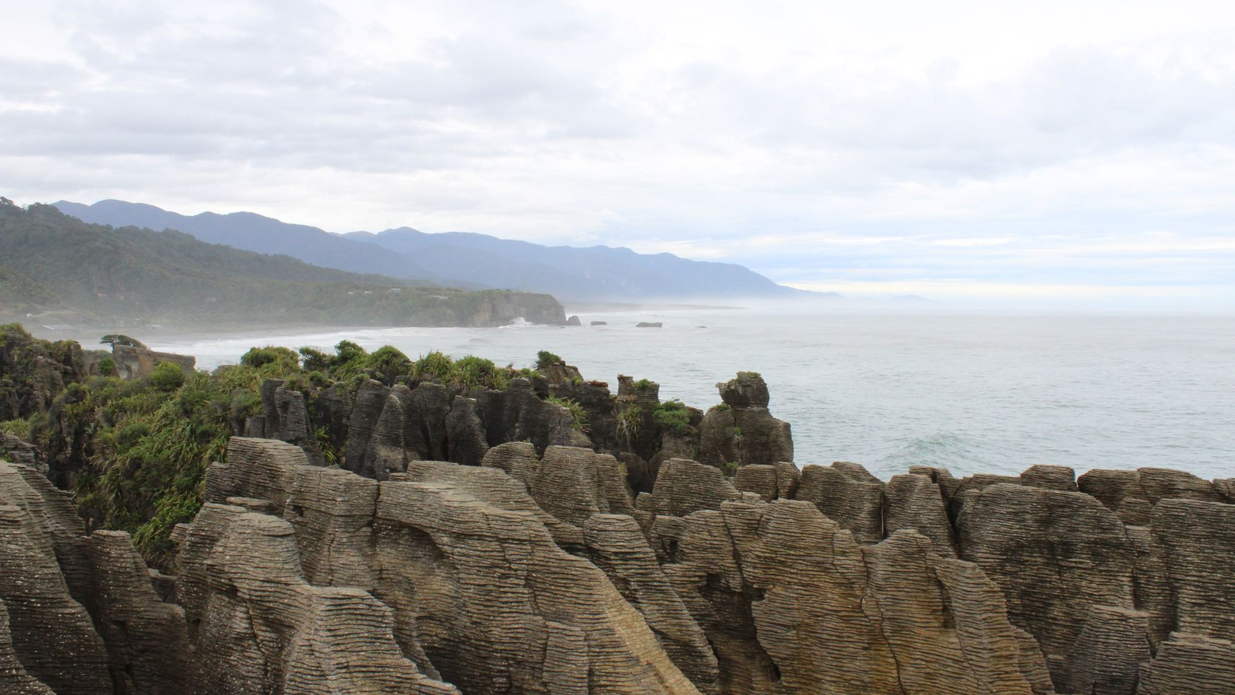 Die Pancakerocks sind eines der vielen Wahrzeichen Neuseelands