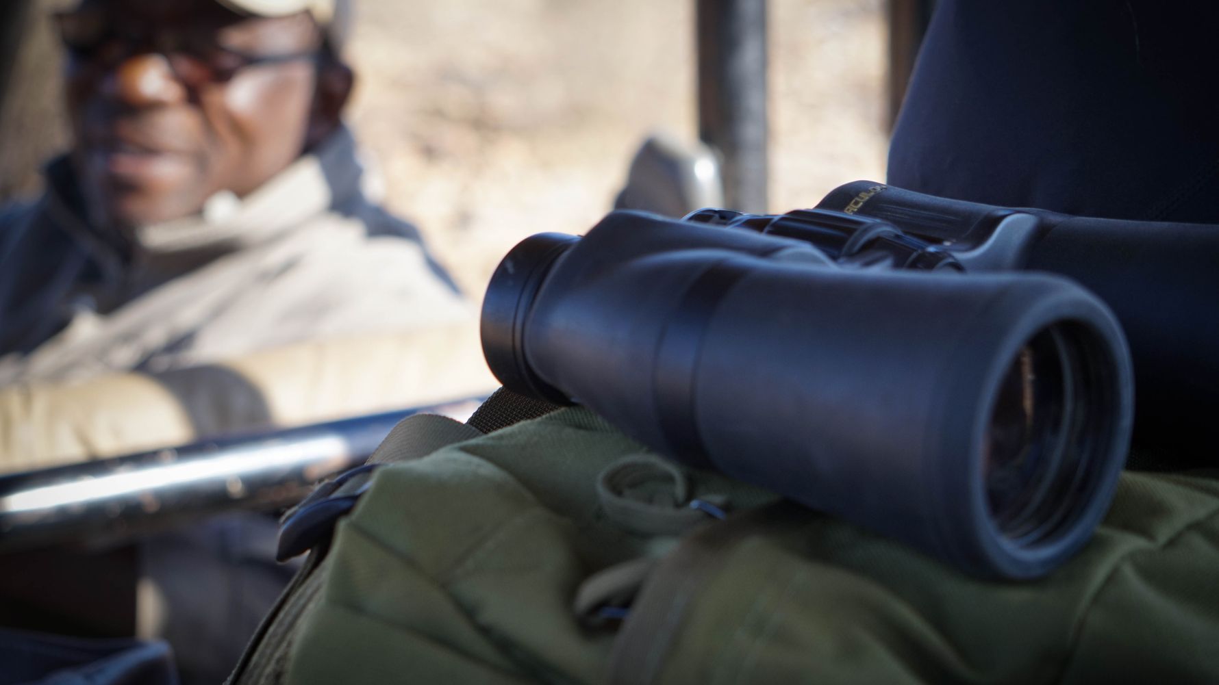 blog-ratgeber-top-10-reisetasche-fernglas-natucate