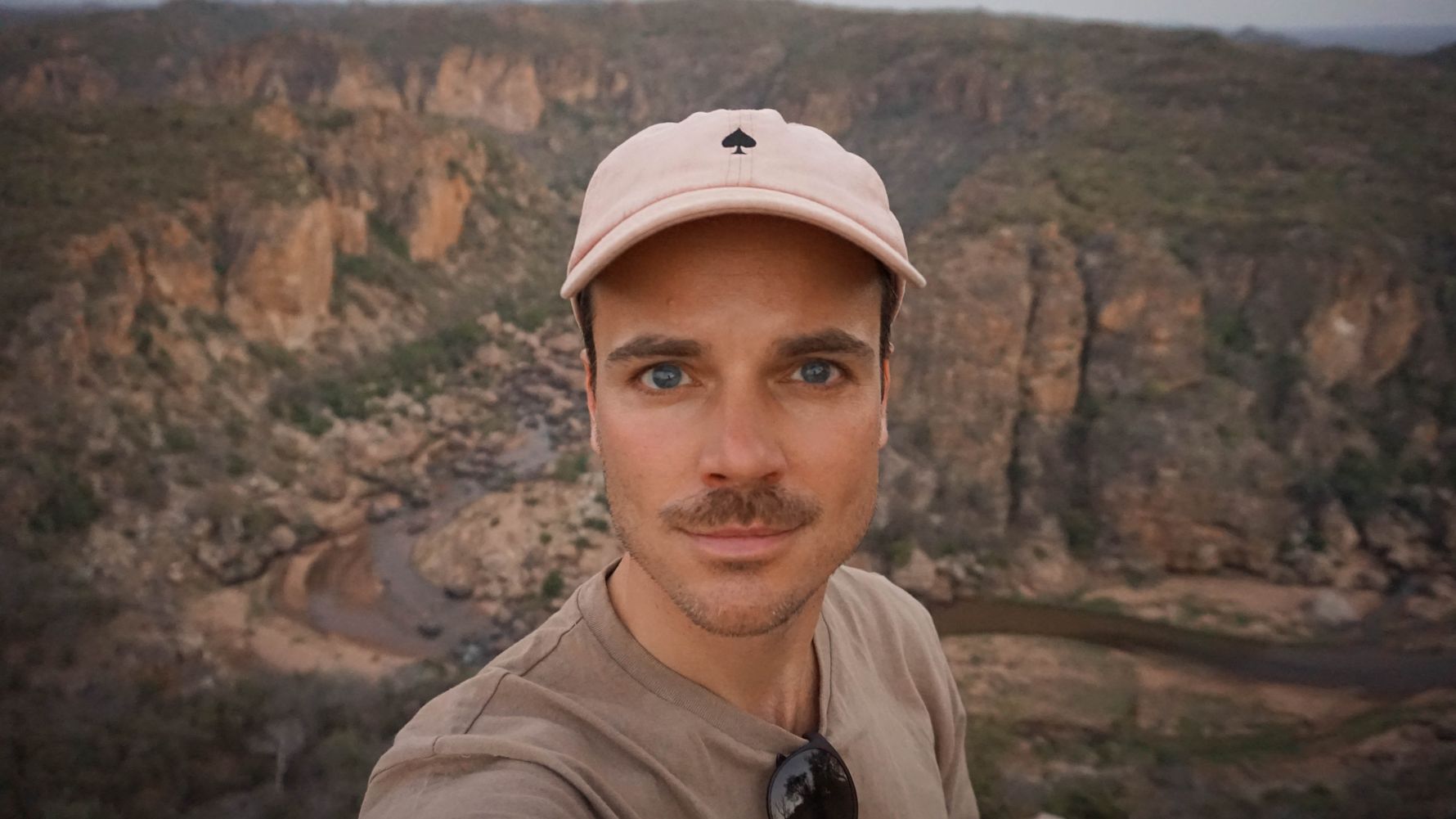 erfahrungsberichte-naturreise-afrika-private-wilderness-experience-rene-selfie-aussicht-natucate