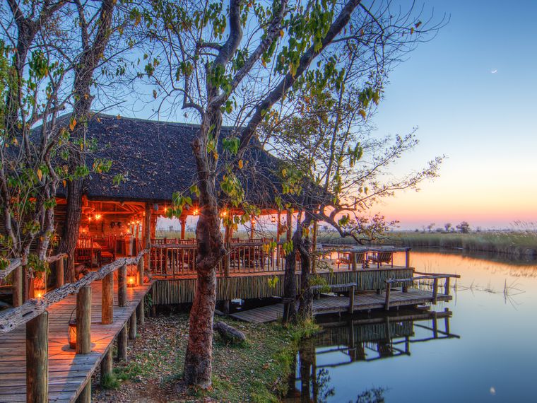 blog-ratgeber-botswana-camp-xakanaxa-fluss-sonnenuntergang-natucate