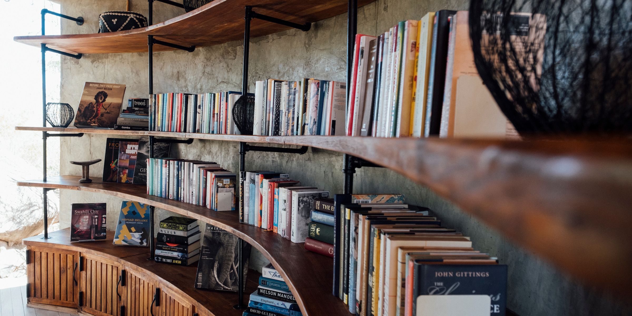 B&uuml;cherregal Camp Jabali