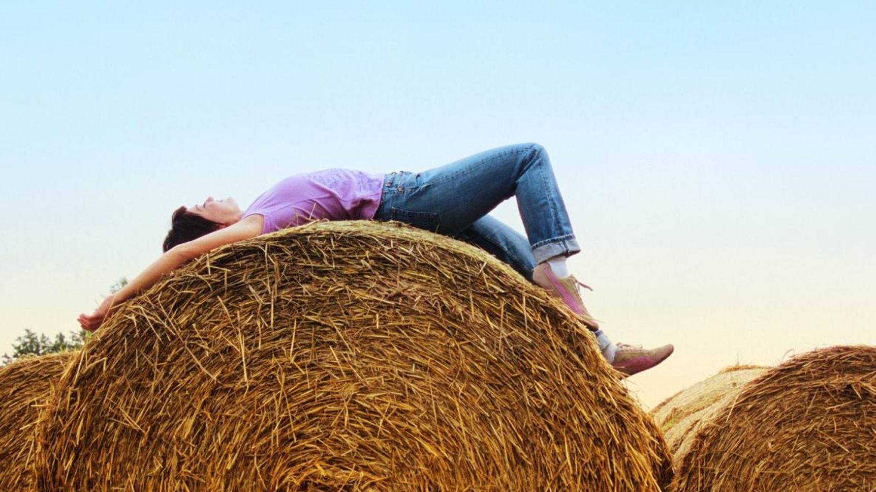 blog-ratgeber-wie-die-auszeit-gelingt-felsen-sonne-natucate