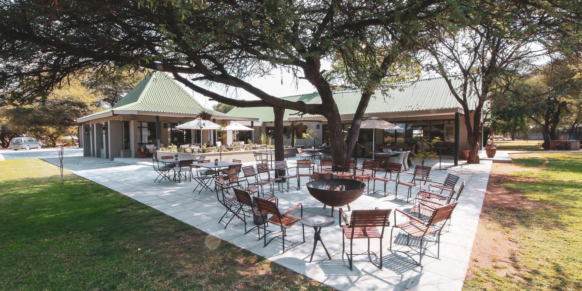 natucate-safari-namibia-waterberg-otjiwa-outside-terrace