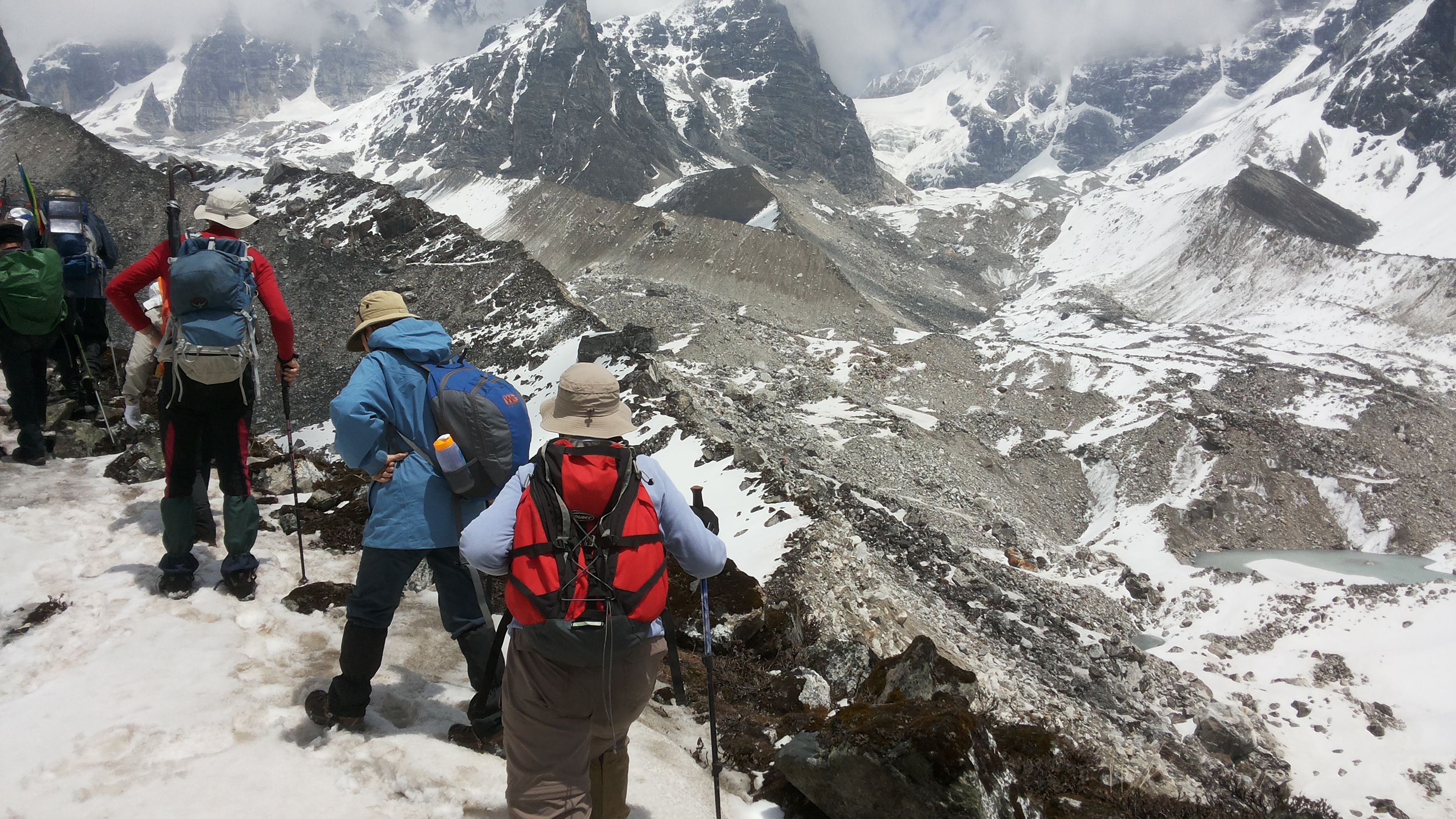 naturreise-nepal-great-himalaya-trail-section-4b-trekking-gruppe-natucate