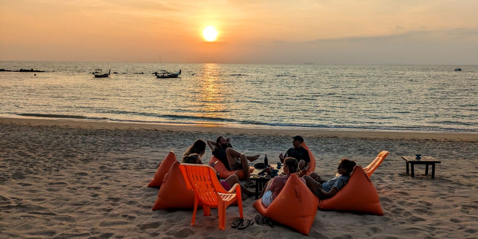 natucate-blog-review-thailand-koh-lanta-wayne-beach-chill-out