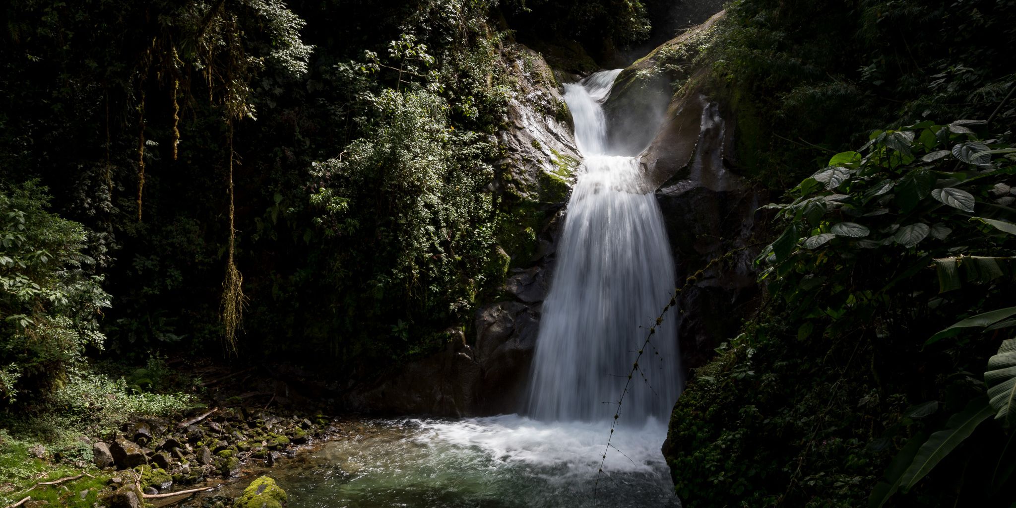 natucate-volunteer-abroad-costa-rica-nature-conservation-waterfall