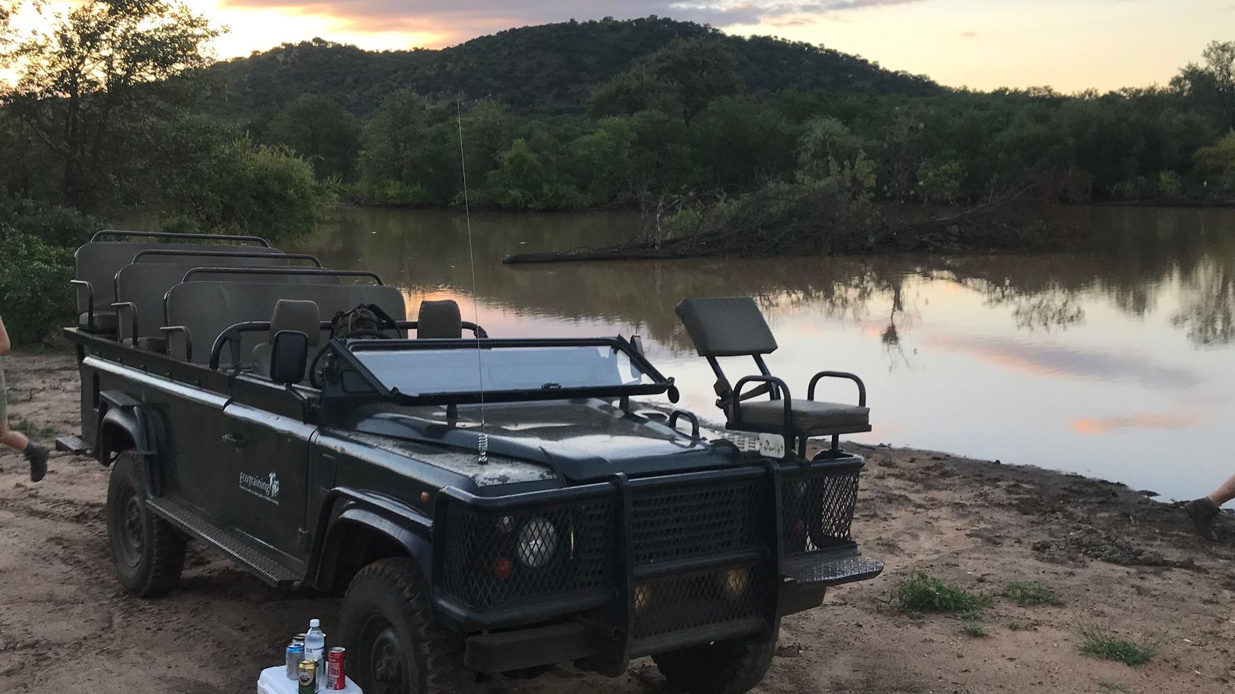 erfahrungsberichte-rangerkurse-suedafrika-field-guide-level-1-nadine-game-drive-sundowner-natucate