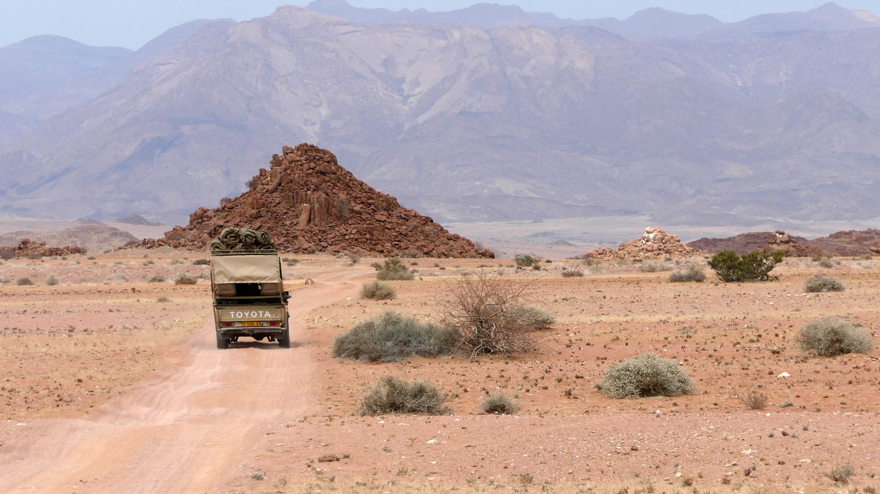 landingpage-freiwilligenarbeit-elefanten-afrika-namibia-game-drive-natucate