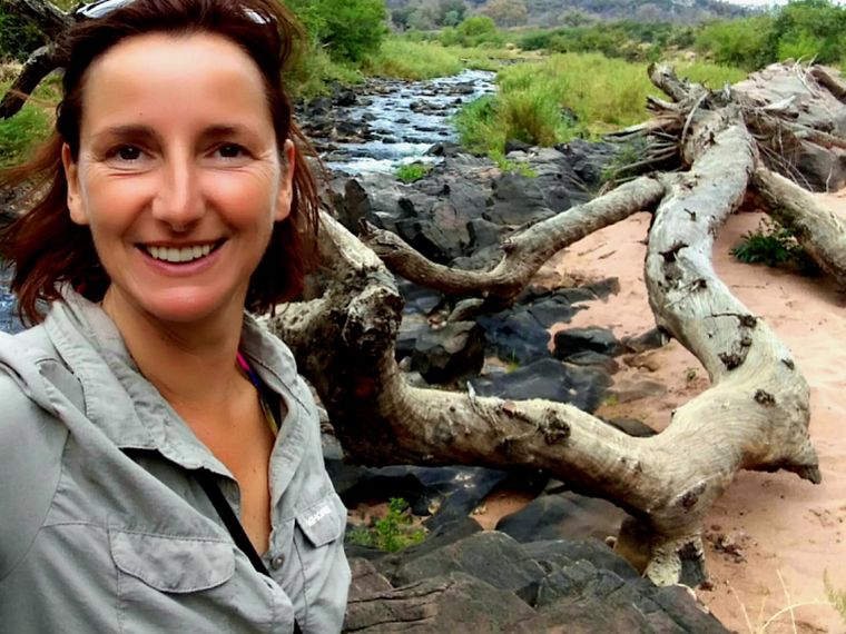 erfahrungsberichte-rangerkurse-professional-field-guide-jutta-teilnehmer-fluss