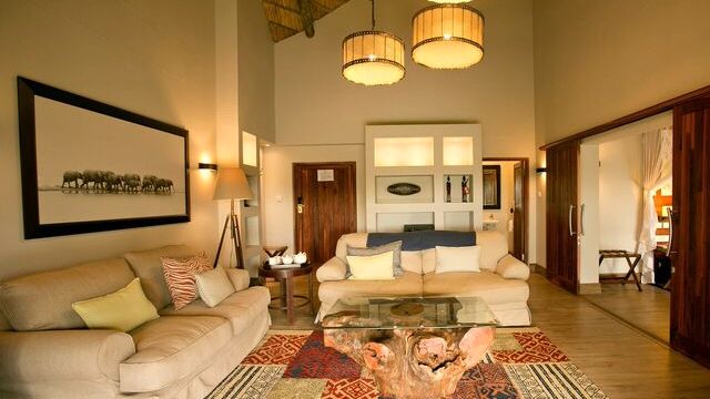 blog-ratgeber-simbabwe-itala-lodge-hotel-lounge-natuccate