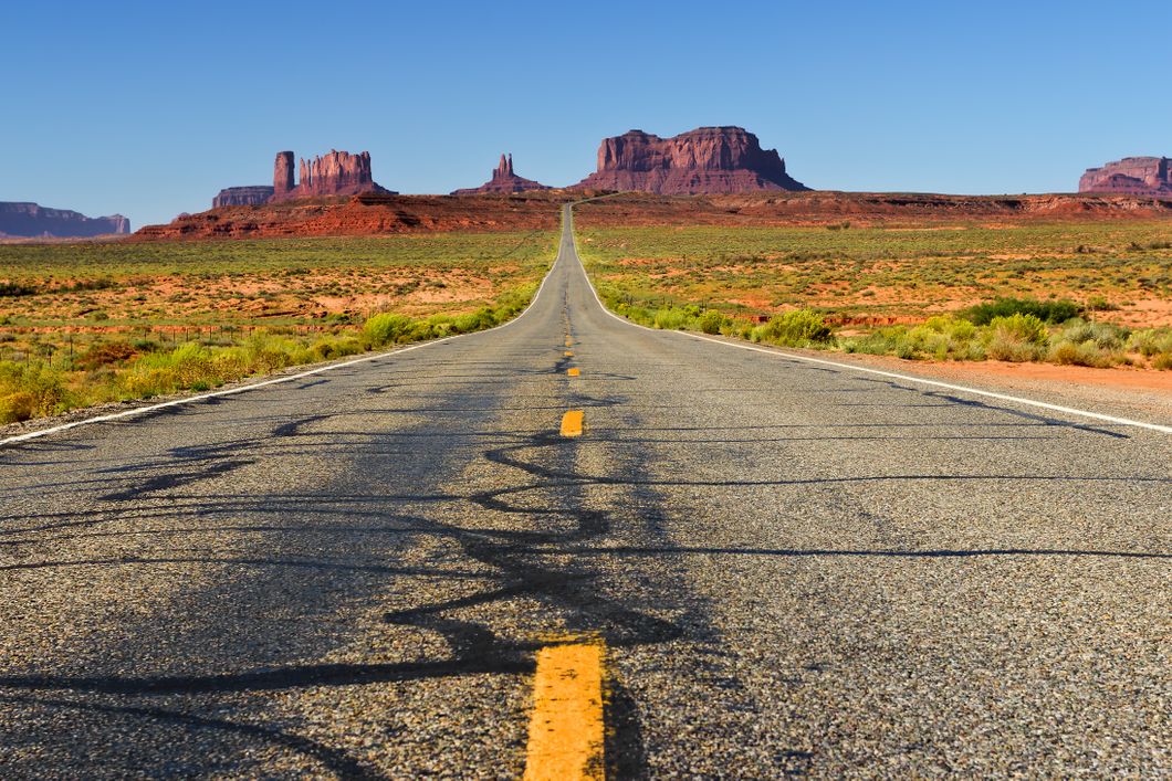 freiwilligenarbeit-usa-arizona-naturschutz-monument-valley-strasse-natucate