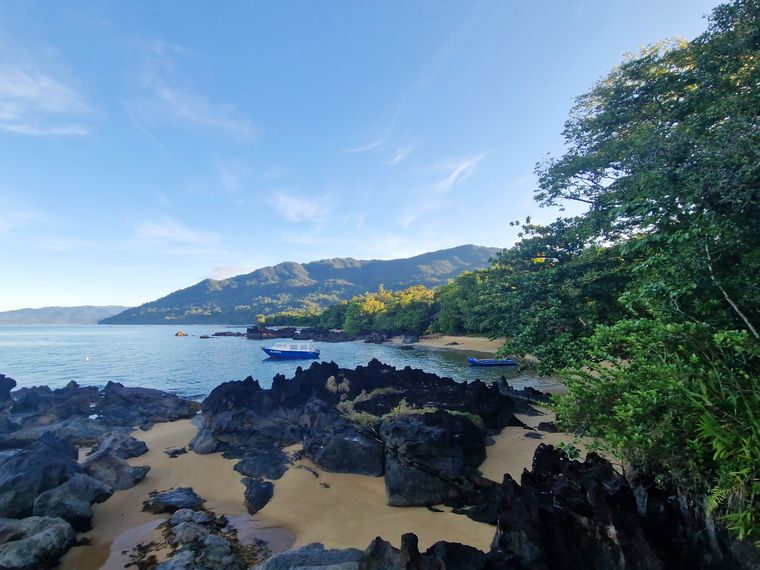 blog-field-visit-masoala-meg-beach-boat