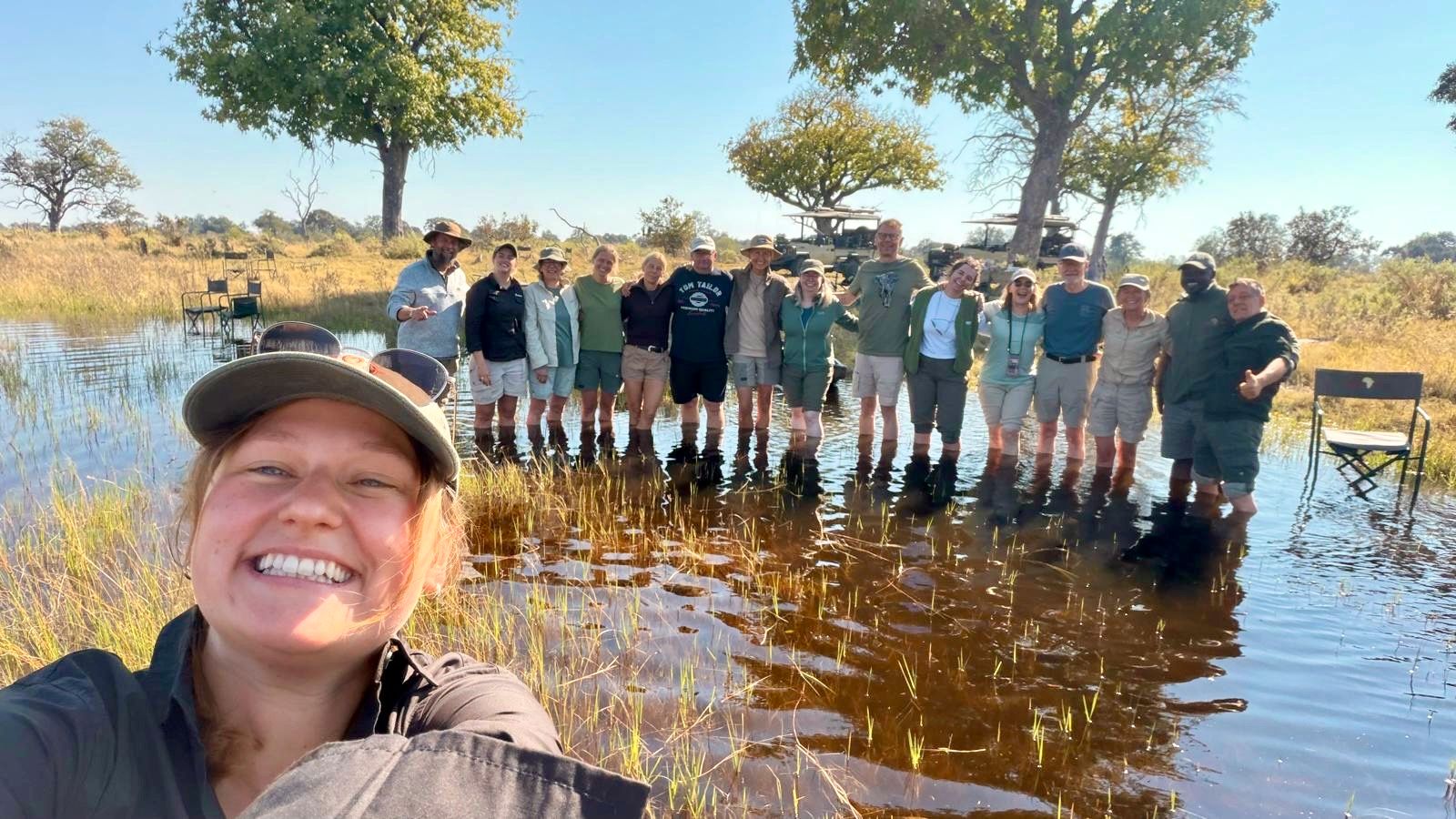 Selfie im Wasser mit der Gruppe