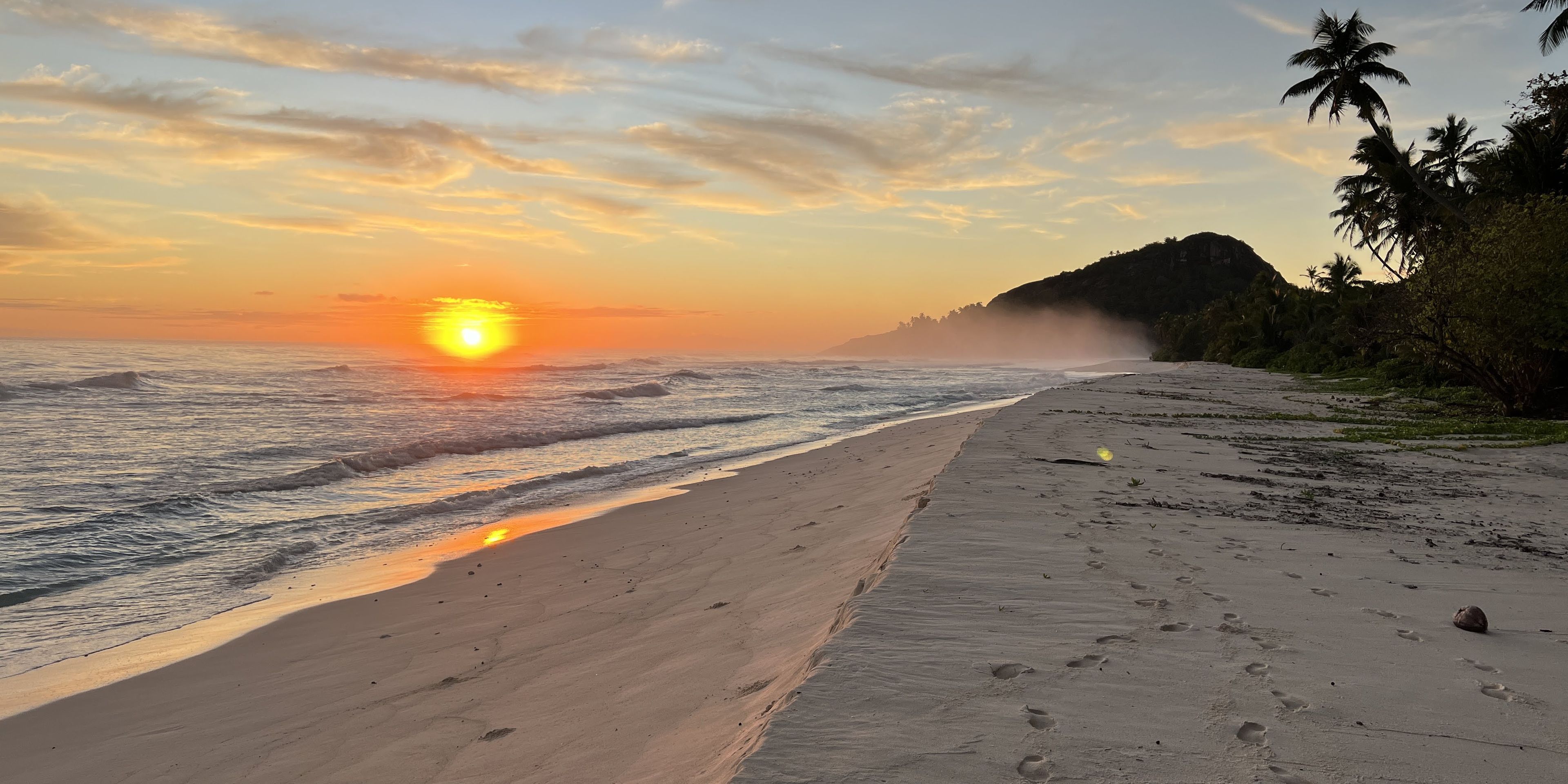 volunteering-north-island-seychelles-sunset-jaana