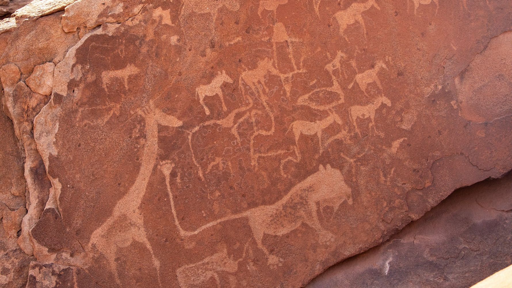 blog-ratgeber-namibia-damaraland-felszeichnungen-urzeit-natucate