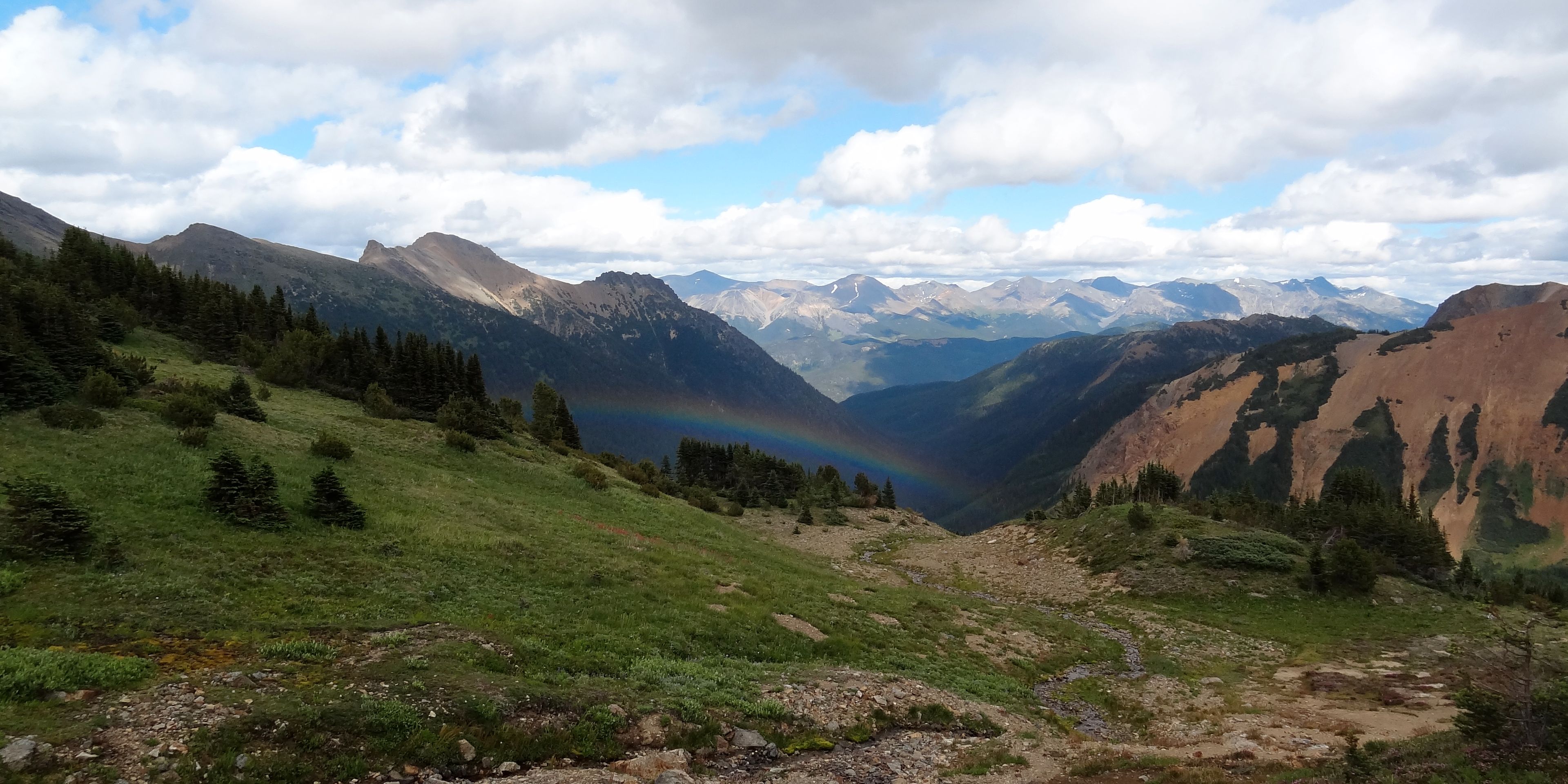 Blick auf die Landschaft Kanadas bei einem Wandertrip des Rangerkurses