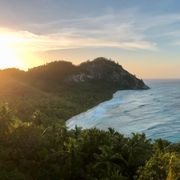 erfahrungsberichte-freiwilligenarbeit-seychellen-north-island-marco-sonnenuntergang