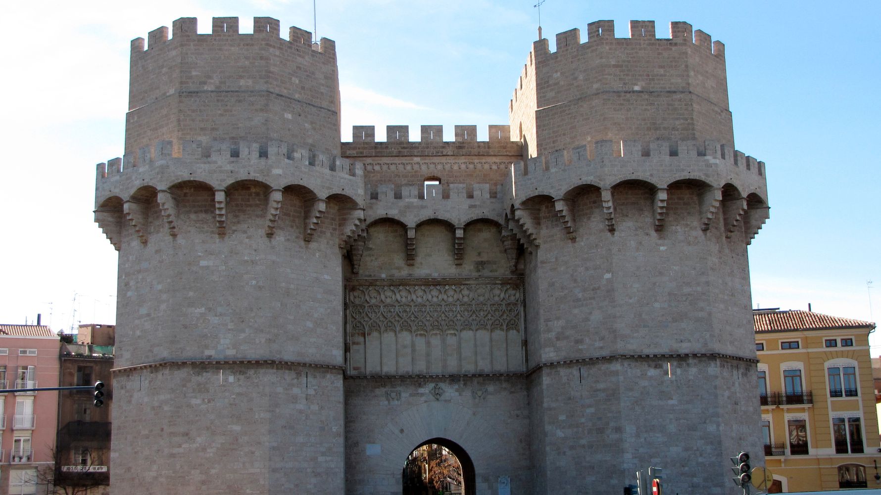 blog-ratgeber-spanien-valencia-stadttor-natucate